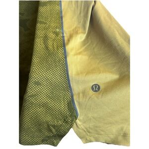 Lululemon Mustard Yellow Med/Large Men's Pit To Pit 24" Shoulder To Hem 29" Top